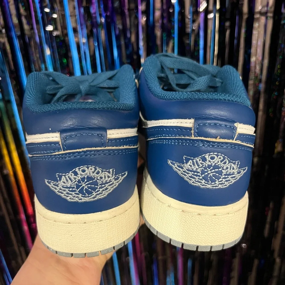 Jordan 1 low se industrial Blue Big Kids size 6 women’s 7 1/2
